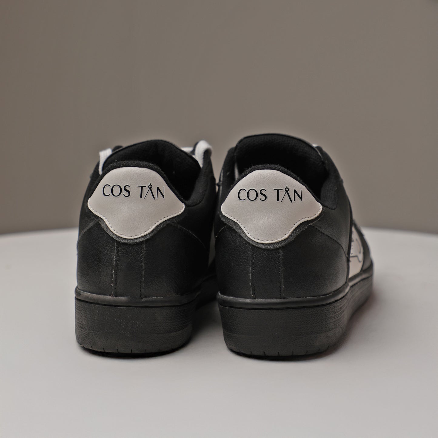 Cos Tan Low Ball Monotone Silver Sneakers