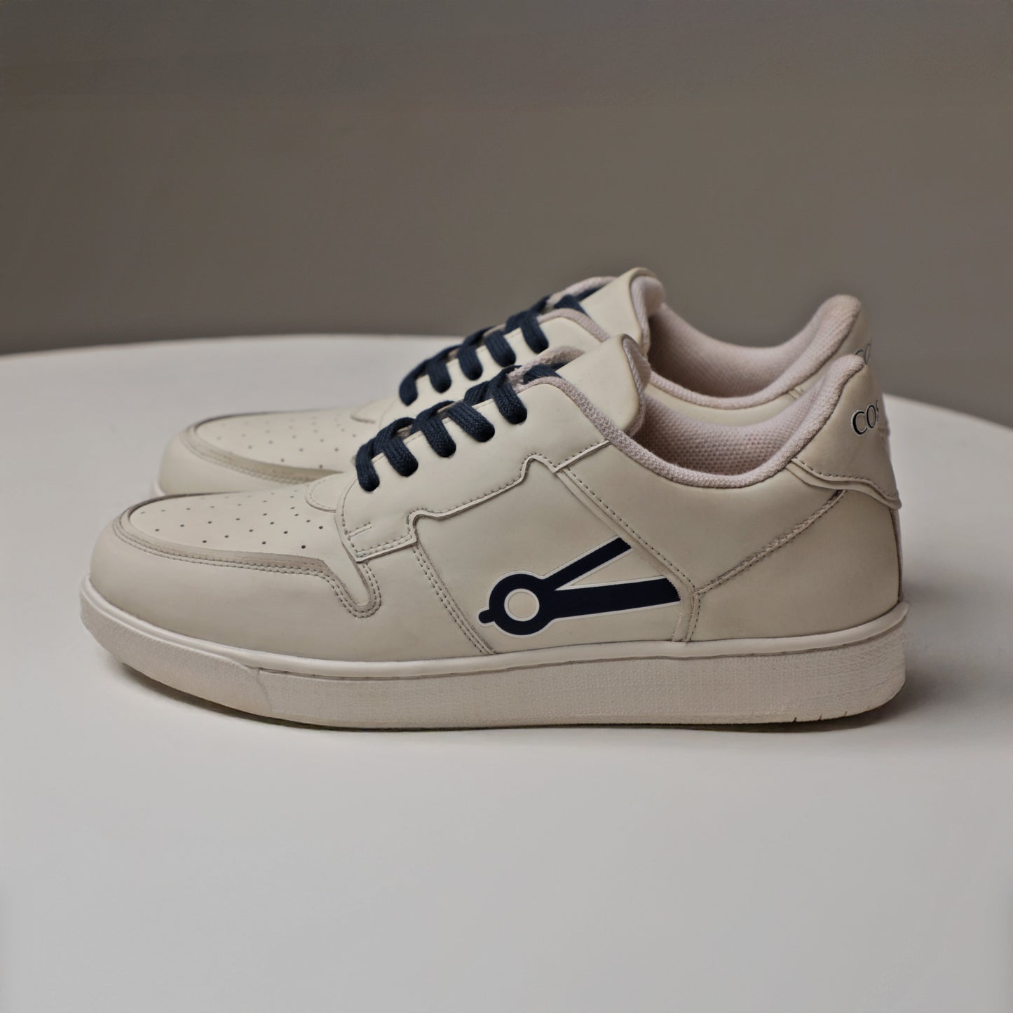 Cos Tan Low Ball Classic Red & White Sneakers